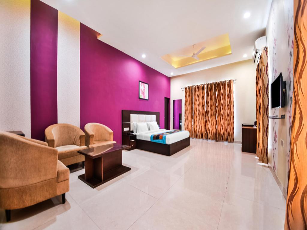 Room image 4